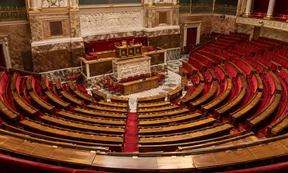 Zgromadzenie Narodowe rozpoczęło debatę nad budżetem Francji na 2027 r. – wniosek socjalistów o odrzucenie projektu przepadł