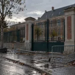 Interwencja policji w liceum Paul-Éluard w Saint-Denis – nauczyciele mówią o przemocy, policjanci składają skargi