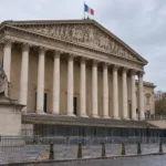 Czy we Francji można zdelegalizować LFI – prawnicy uważają rozwiązanie partii Mélenchona za „bardzo mało prawdopodobne”